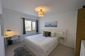 1 sovrum, skrivbord, gratis wi-fi och sängkläder