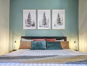 2 bedrooms, iron/ironing board, free WiFi, bed sheets