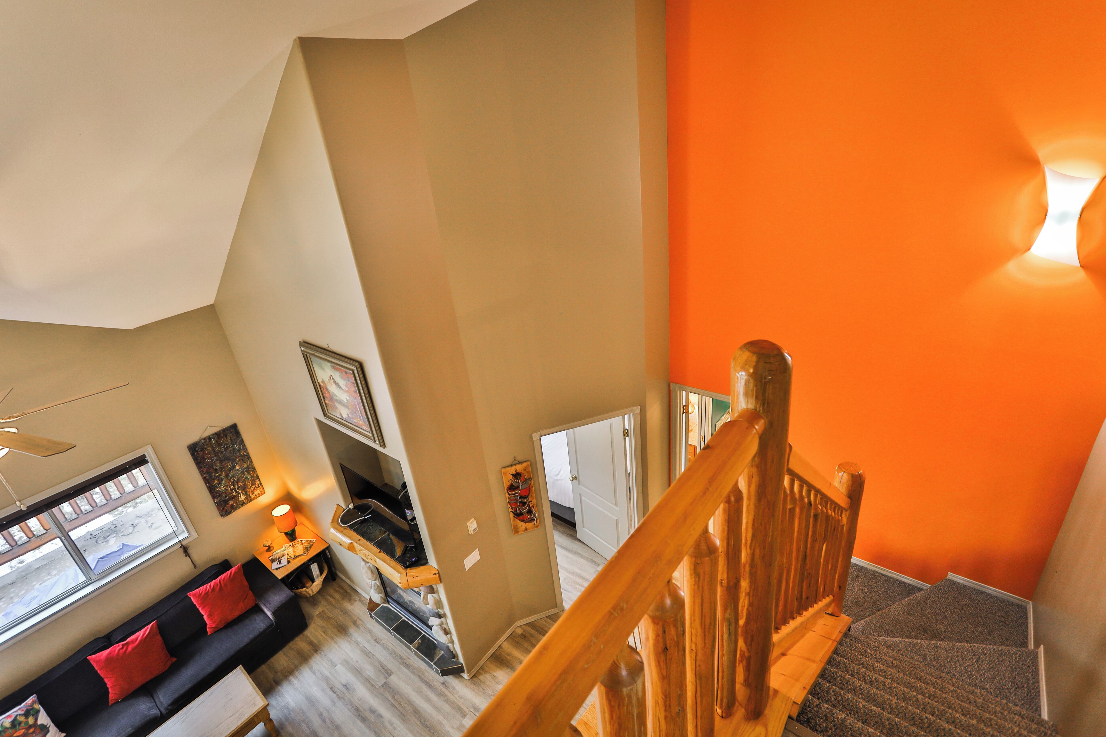 3 Bed Boho Condo - Mount Fernie Views - Fireplace - Fernie