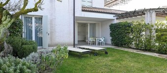 LES MAISONS B18 - Lido di Jesolo, Italy. Entire Housing