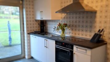 Kühlschrank, Herdplatte, Geschirrspüler