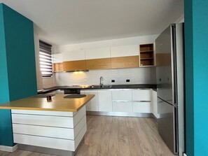 Microwave, dishwasher, high chair, cookware/dishes/utensils - 2 Bedroom Apartment Tirana/ Family friendly (Tirana)