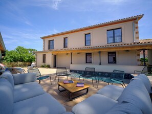 Terrace/patio - Family villa for 16 with pool and spa 50m from the beach (Arès)