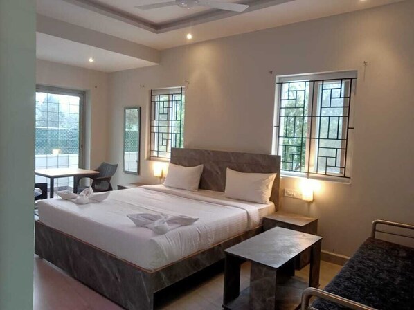 Terrace/patio - Hotel Peppers (Yercaud)