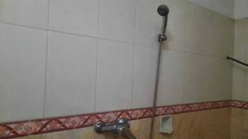 Standard Double Room | Bathroom | Shower, towels