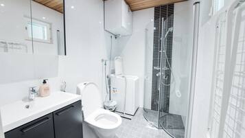 Standard Studio | Bathroom | Shower, hair dryer, towels, toilet paper