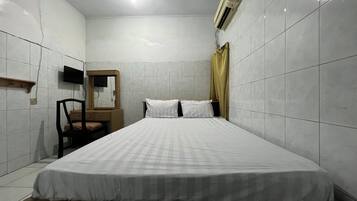 Kamar Double Standar | Wi-Fi gratis dan seprai linen