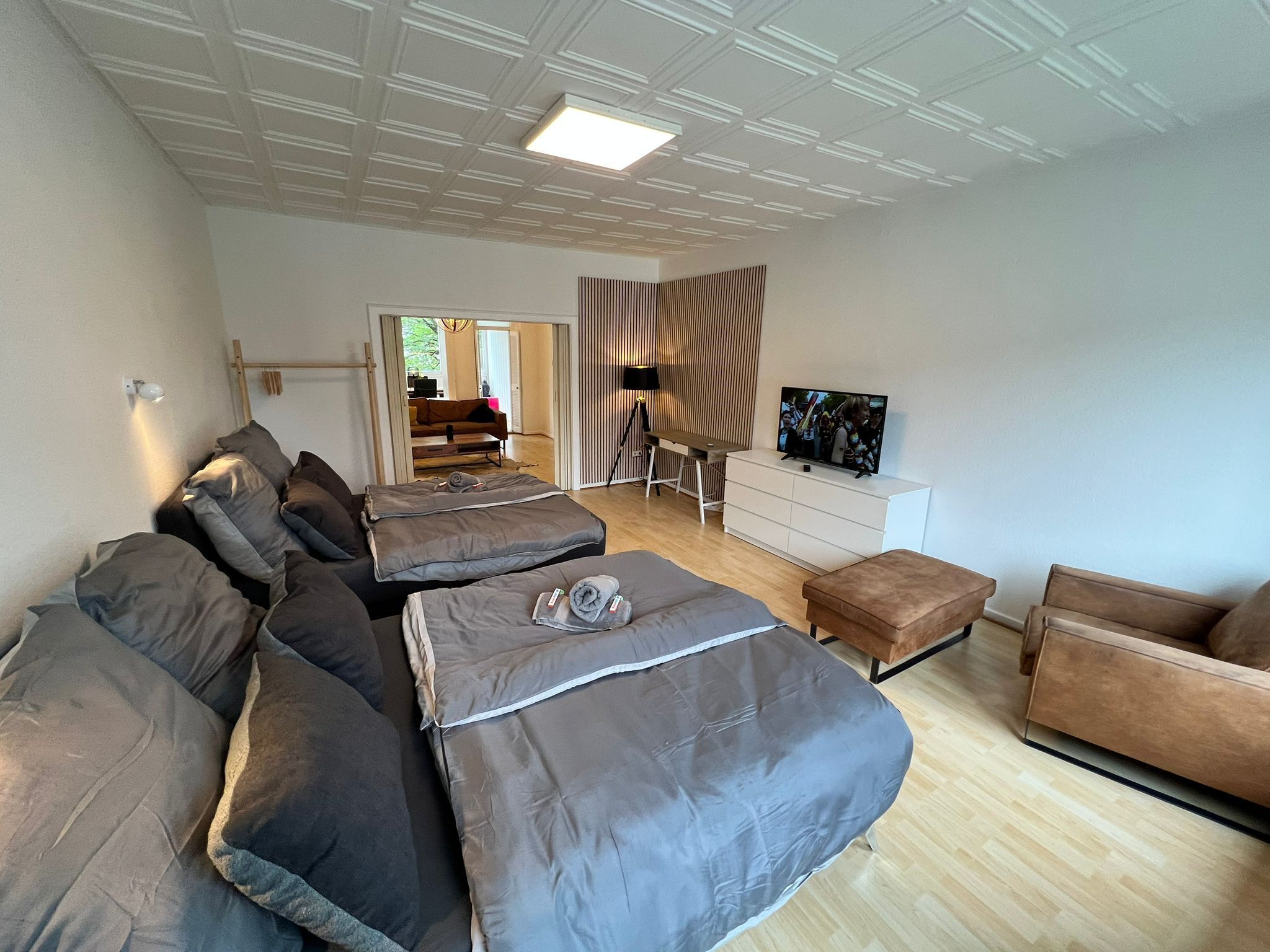 2 bedrooms, iron/ironing board, WiFi, bed sheets