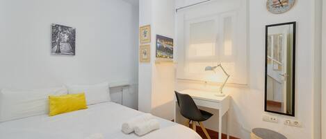 2 chambres, fer et planche à repasser, Wi-Fi gratuit, draps fournis