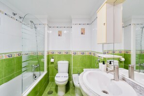 Hair dryer, bidet - BenalBeach - Swimming pools with slides and beach just around the corner (Arroyo de la Miel)