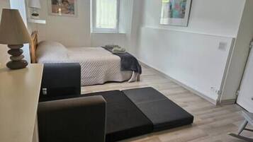 1 chambre, fer et planche Ă repasser, lit parapluie, accĂšs Internet