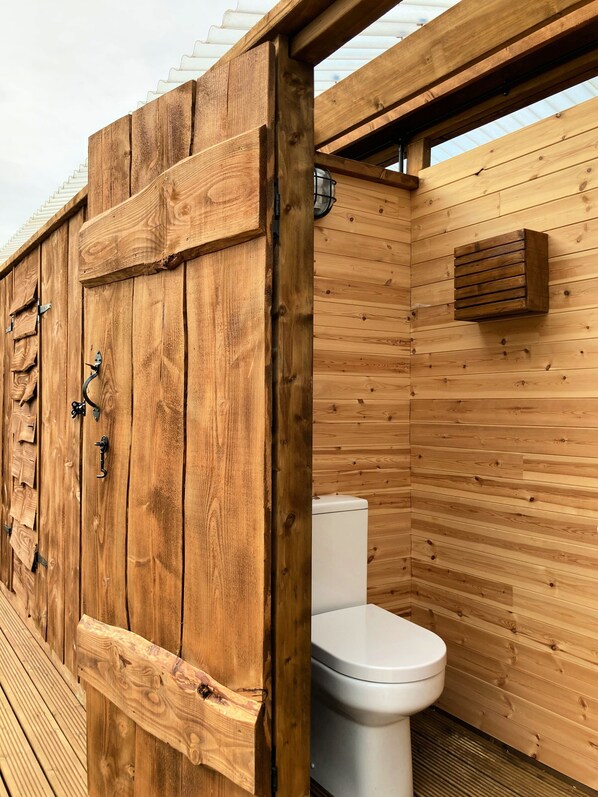 Cabin | Bathroom | Shower - Walltree House Glamping - Bell Tent (Brackley)