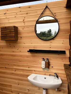 Cabin | Bathroom | Shower