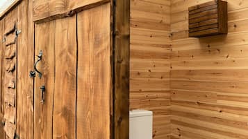 Cabin | Bathroom | Shower