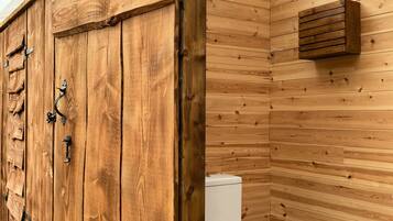 Cabin | Bathroom | Shower