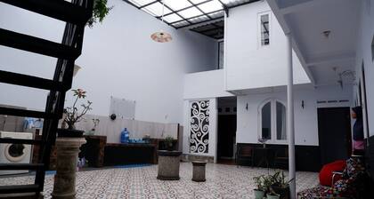 Hotel O Ump Near Alun-Alun Formerly Penginapan 88