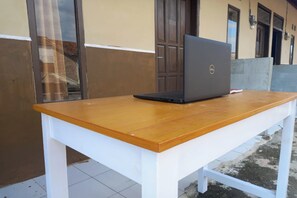 Reception - Hotel O Mekar Guest House Syariah (Mekargalih)