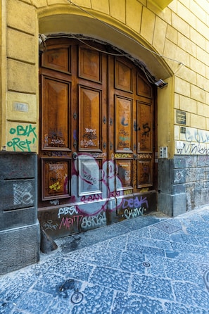 Front of property - Appartamento a Santa Maria La Nova by Wonderful Italy (Naples)
