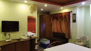 Free WiFi, bed sheets