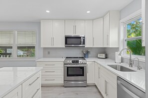 Fridge, microwave, oven, stovetop - Private Home - 1 Block to Gulf -Heated Pool (Fort Myers Beach)