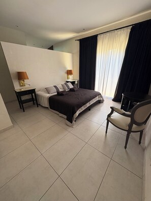 6 Schlafzimmer, Zimmersafe, Reisekinderbett, kostenloses WLAN