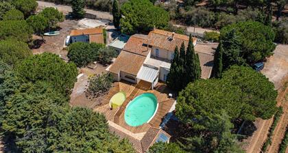 Magnifique Villa Entourée du Vignoble de la Yole, Chez Pierre
