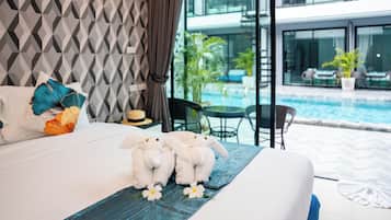 Superior Double or Twin Room, Pool View, Poolside | Soundproofing, iron/ironing board, free WiFi, bed sheets
