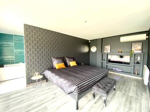 5 habitaciones, tabla de planchar con plancha, wifi y ropa de cama 