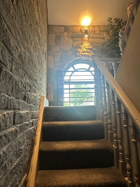 Staircase - THE SHEPHERDS REST (Sowerby Bridge)