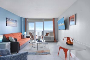 Televisión, chimenea, oficina