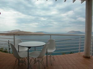 Outdoor dining - 1 bedroom apartment in lukovo (Lukovo)