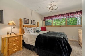 Free WiFi, bed sheets - Quadna Mountain Resort 330 - with Loft! (Hill City)