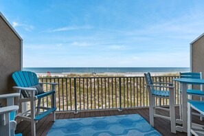 Property grounds - OCEAN FRONT Oasis with Private Balcony Beach Views (Jacksonville Beach)
