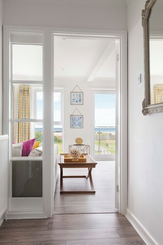 New Property - Beachfront 4 bedroom with direct access to the beach