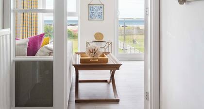 New Property - Beachfront 4 bedroom with direct access to the beach