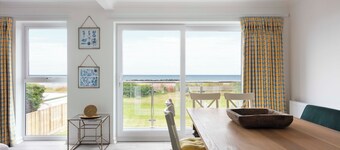 New Property - Beachfront 4 bedroom with direct access to the beach