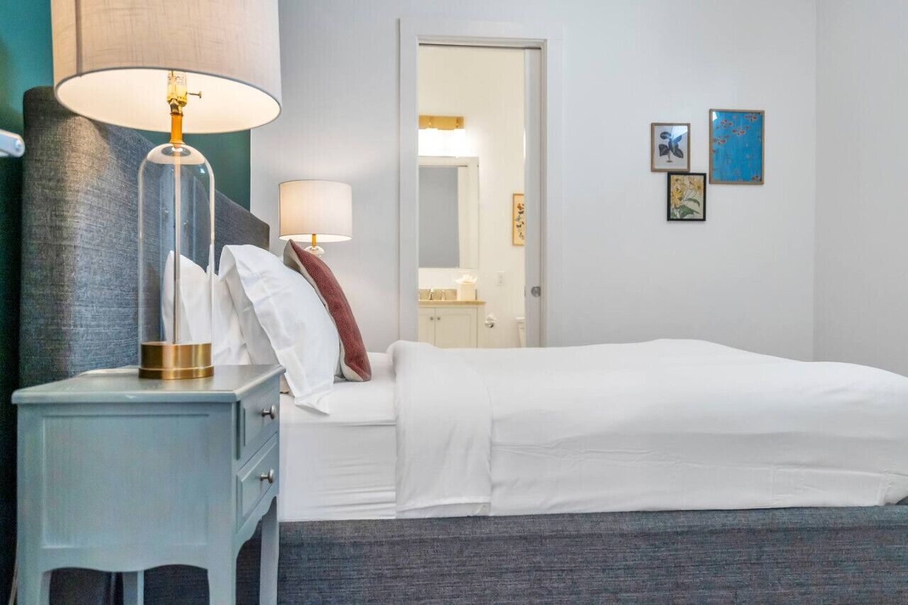 2 bedrooms, iron/ironing board, WiFi (free), bed sheets