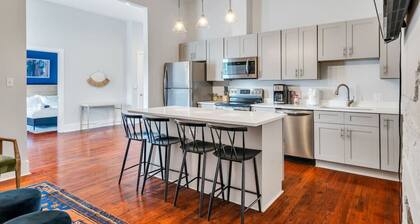 Magazine St. Retreat | Outdoor Balcony + Parking