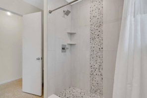 Shower, hair dryer - Coastal Studio Getaway|5 Min to Beach|Pool (Nokomis)
