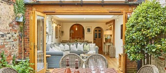 Old Coach House & Dolls House