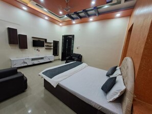 Free WiFi, bed sheets - Rainbow Resort Saharsa (Saharsa)