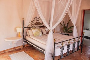 2 bedrooms, iron/ironing board, WiFi, bed sheets - Finca La Estrella by Don Roberto's Finca Paraíso (La Oliva)