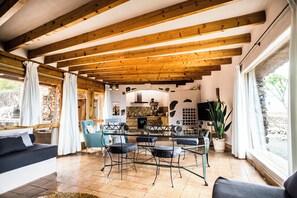 Dining - Finca La Estrella by Don Roberto's Finca Paraíso (La Oliva)