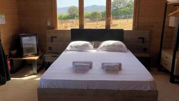 1 quarto, Wi-Fi de cortesia, roupa de cama