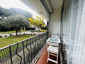 Outdoor dining - Cozy apartment in Argelès Beach, 4 sleeps (Argelès-sur-Mer)
