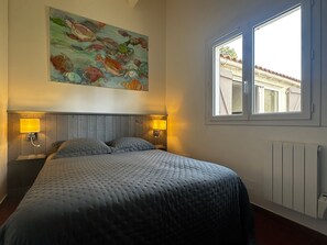 3 bedrooms, free WiFi - Renovated villa 80m², 3 bedrooms, 8 people, terrace, parking (La Palmyre)