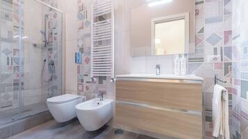 Apartment | Bathroom | Separate tub and shower, hair dryer, bidet, towels