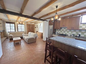 TV, fireplace - Charming house in Gaucín with terrace and fireplace (Gaucín)