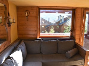 TV, fireplace, offices - Beautiful 2-bedroom apartment in Méribel Village with parking and internet access (Méribel)