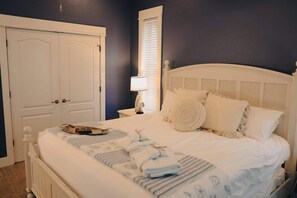 4 bedrooms, iron/ironing board, travel cot, free WiFi - Bahama Breeze- Private Pool- 4 Bikes- Steps to Bea (Santa Rosa Beach)